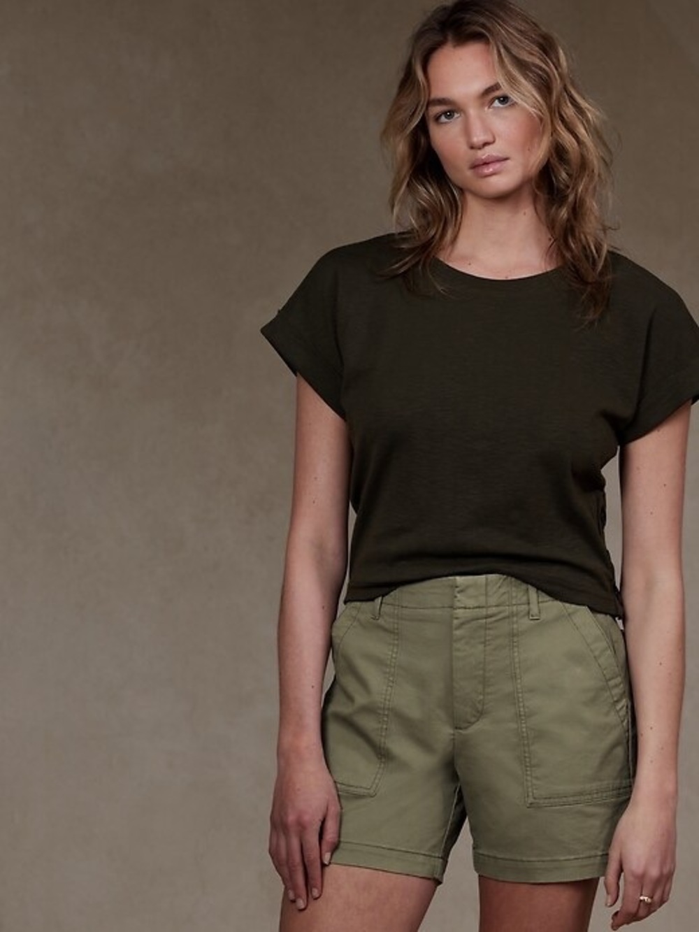 NWT Banana Republic Authentic Chino Shorts Olive Size 14